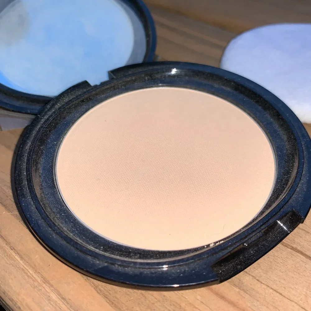 OSP Cosmetics Photochromatic Pressed Powder